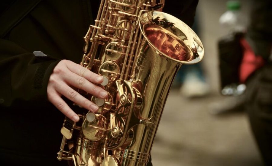 saxophone-3246650_1280-aspect-ratio-800-500